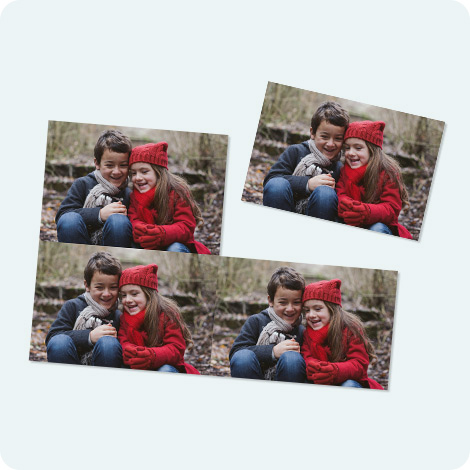 Femme et une enfant avec son chat 